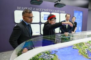 Heads-of-Consulates-General-in-Vladivostok-Attend-the-Festive-Opening-Program-of-the-National-Center-